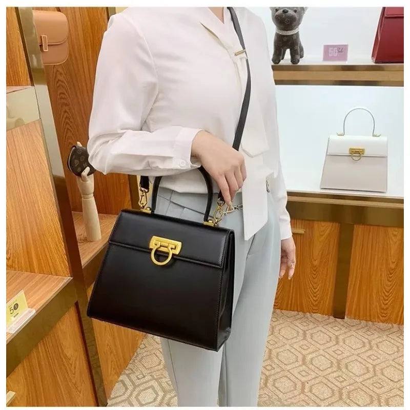 Style Vintage Leather Crossbody Women's Bag Single Shoulder Horseshoe Buckle Handbag Guangzhou Luxury Bag