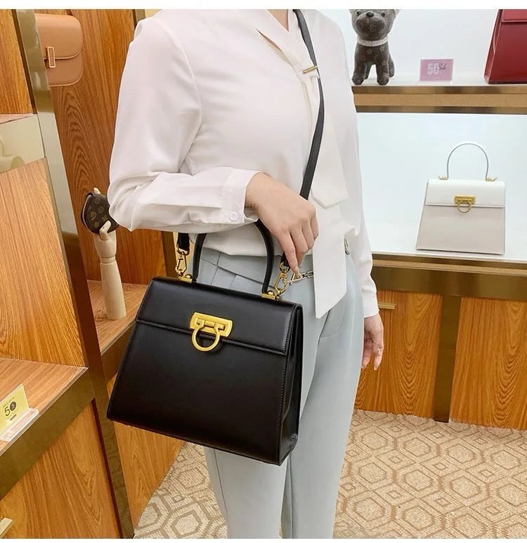 Style Vintage Leather Crossbody Women's Bag Single Shoulder Horseshoe Buckle Handbag Guangzhou Luxury Bag